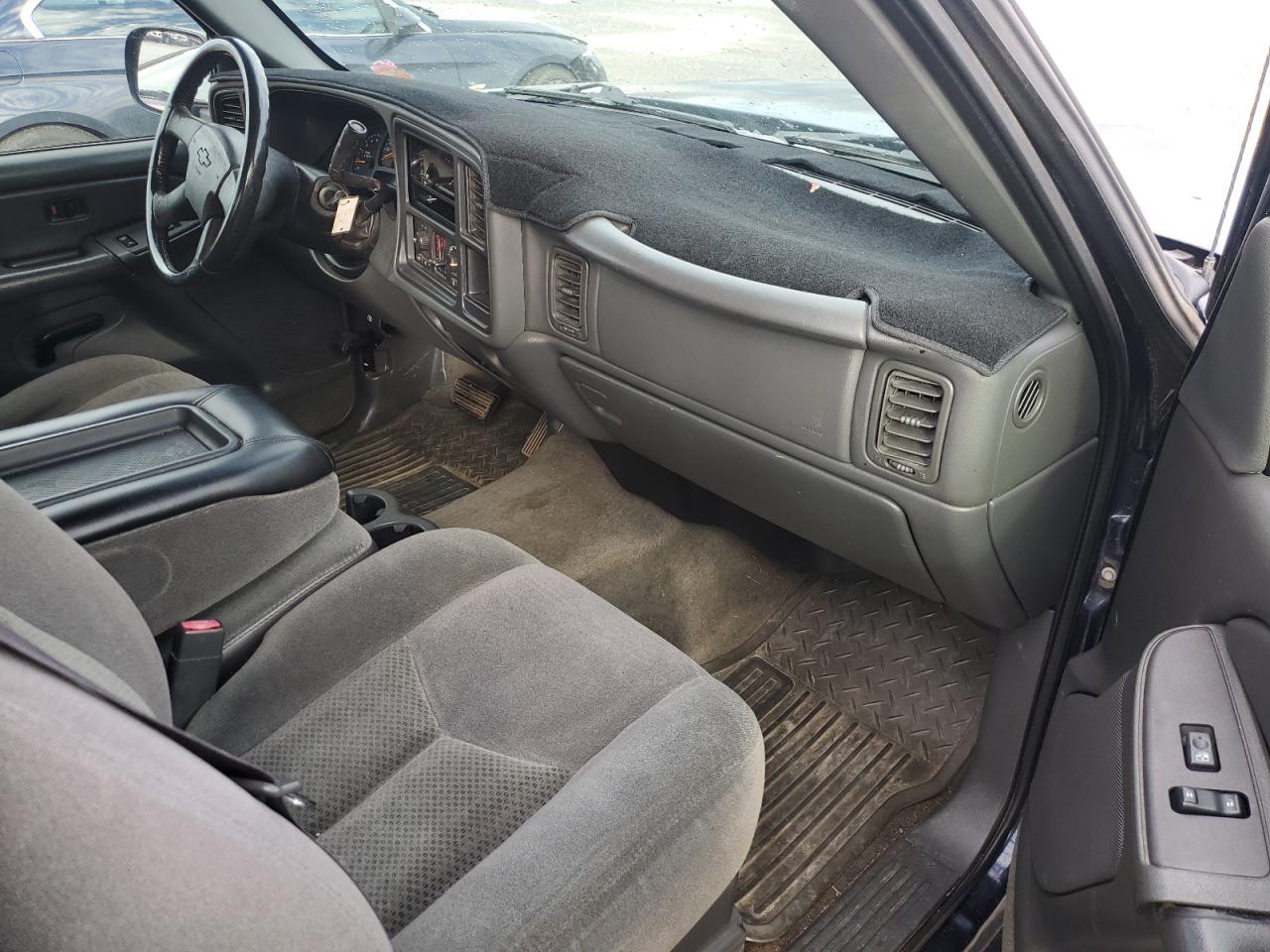 2005 Chevrolet Silverado - Image 8