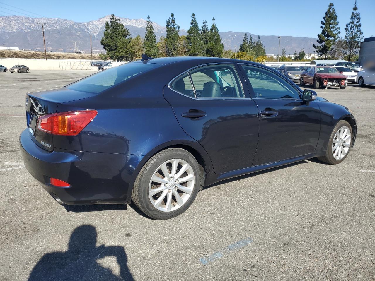 2010 Lexus IS - Image 3