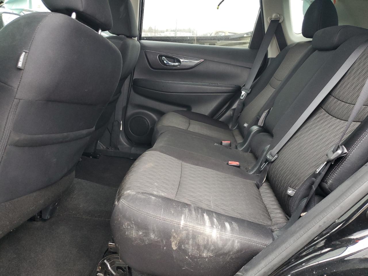 2018 Nissan Rogue - Image 11