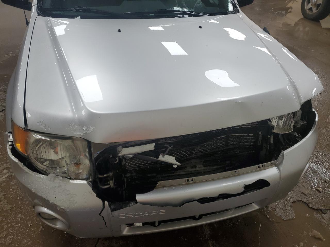 2010 Ford Escape - Image 12