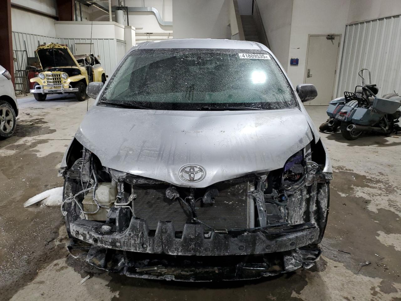 2012 Toyota Sienna - Image 5