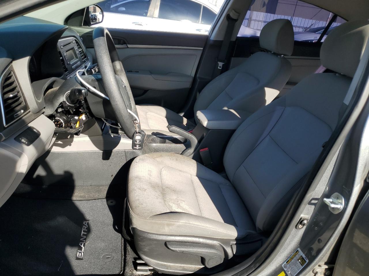 2017 Hyundai Elantra - Image 7