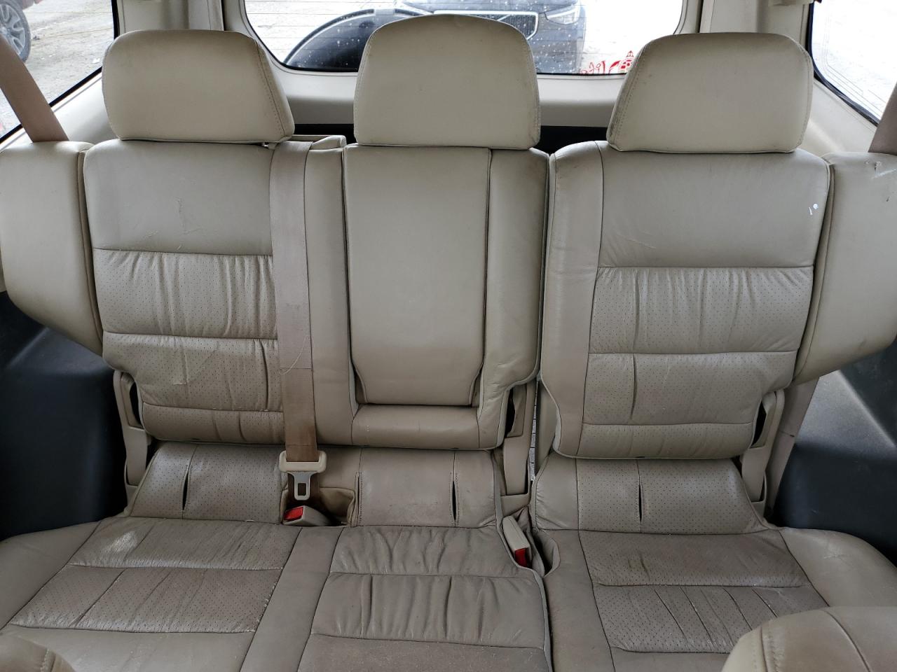 2002 Mitsubishi Montero - Image 10