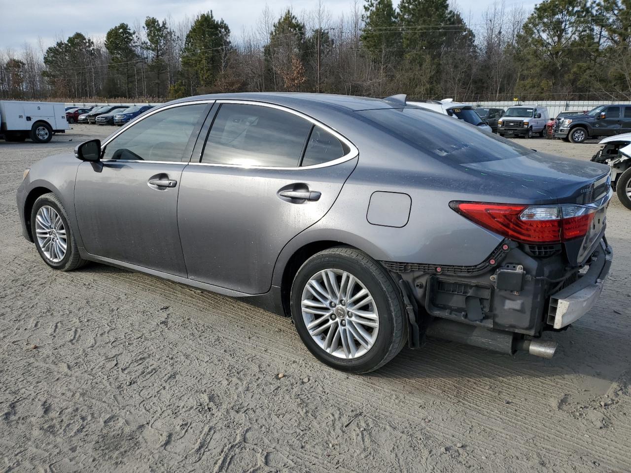 2015 Lexus ES - Image 2