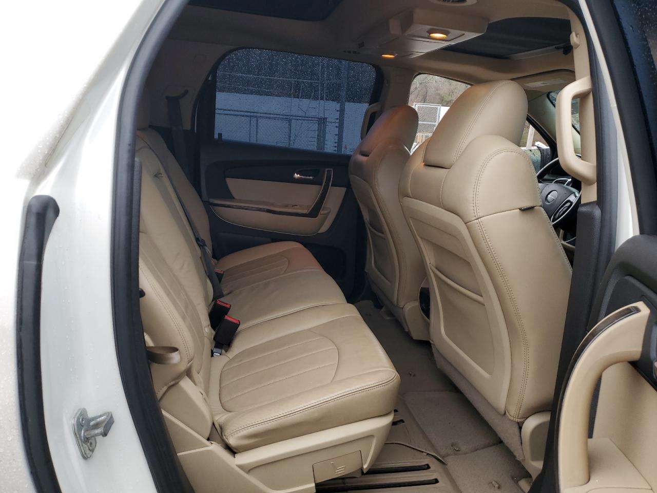 2011 GMC Acadia - Image 12