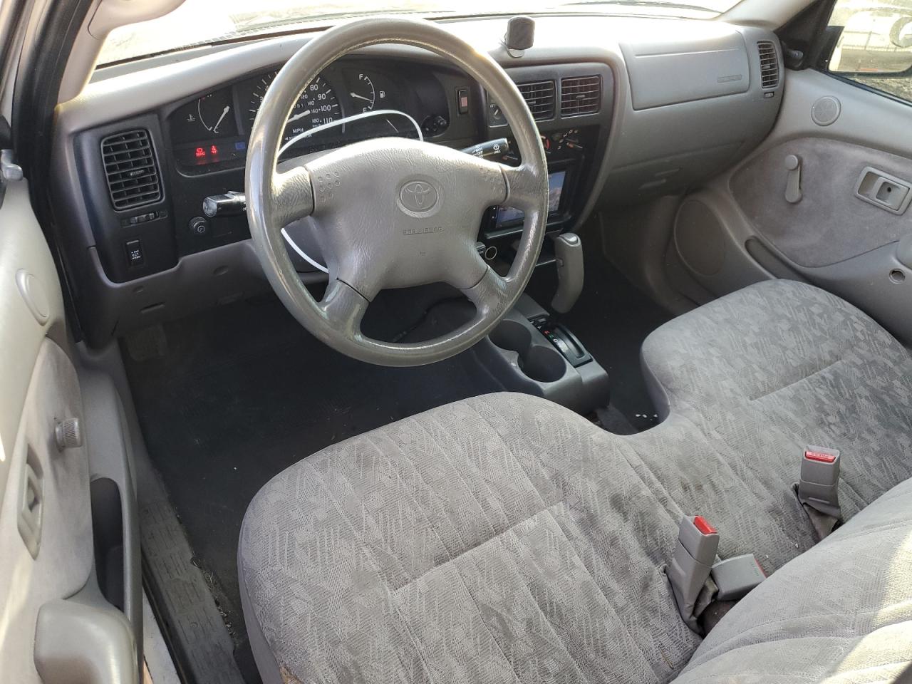 2004 Toyota Tacoma - Image 8