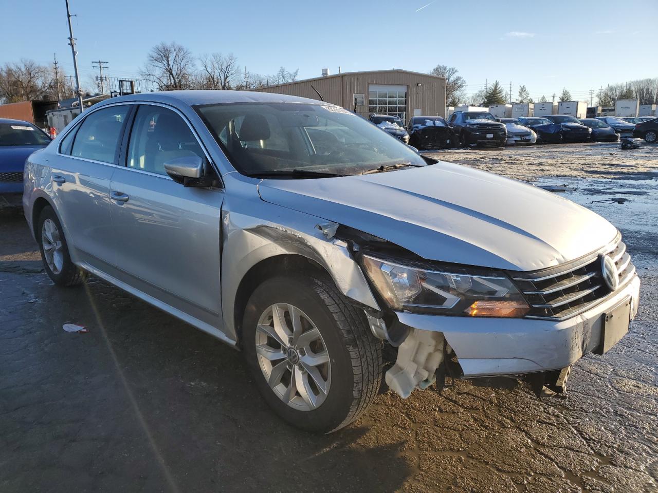 2017 Volkswagen Passat - Image 4