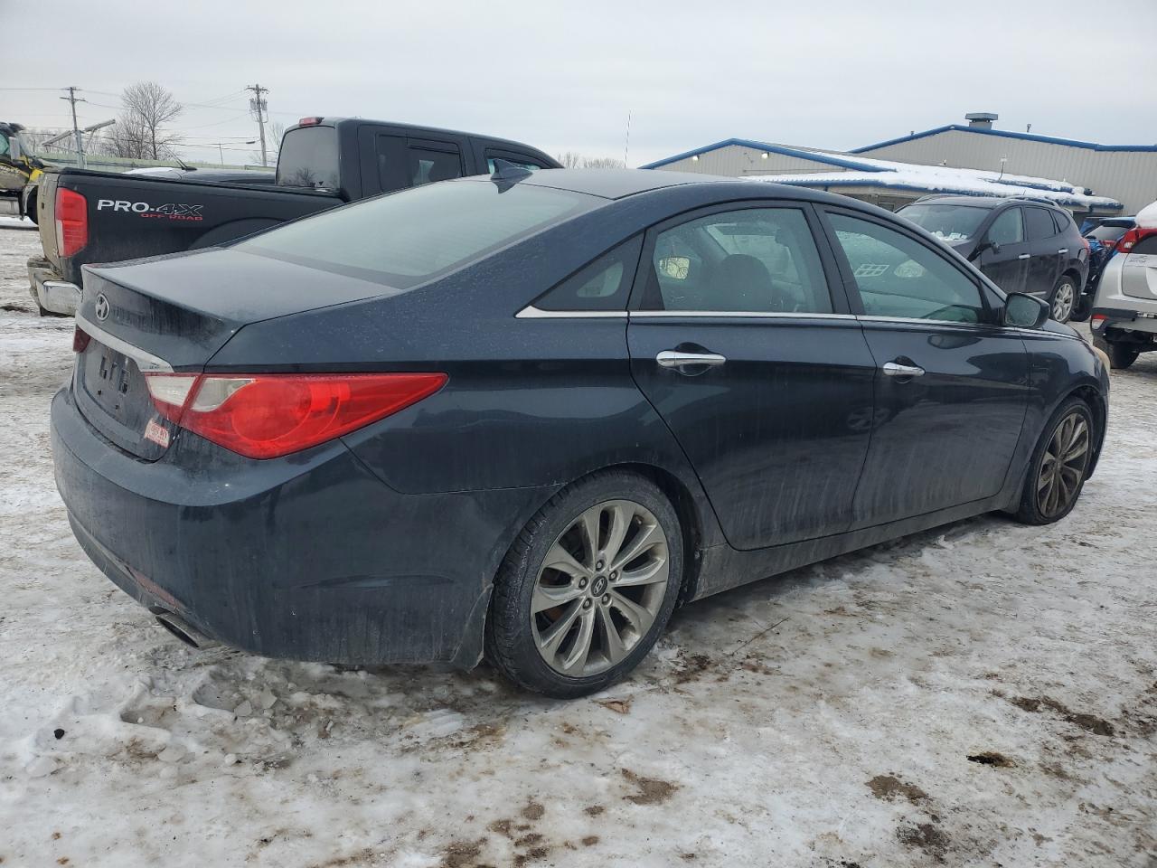 2012 Hyundai Sonata - Image 3