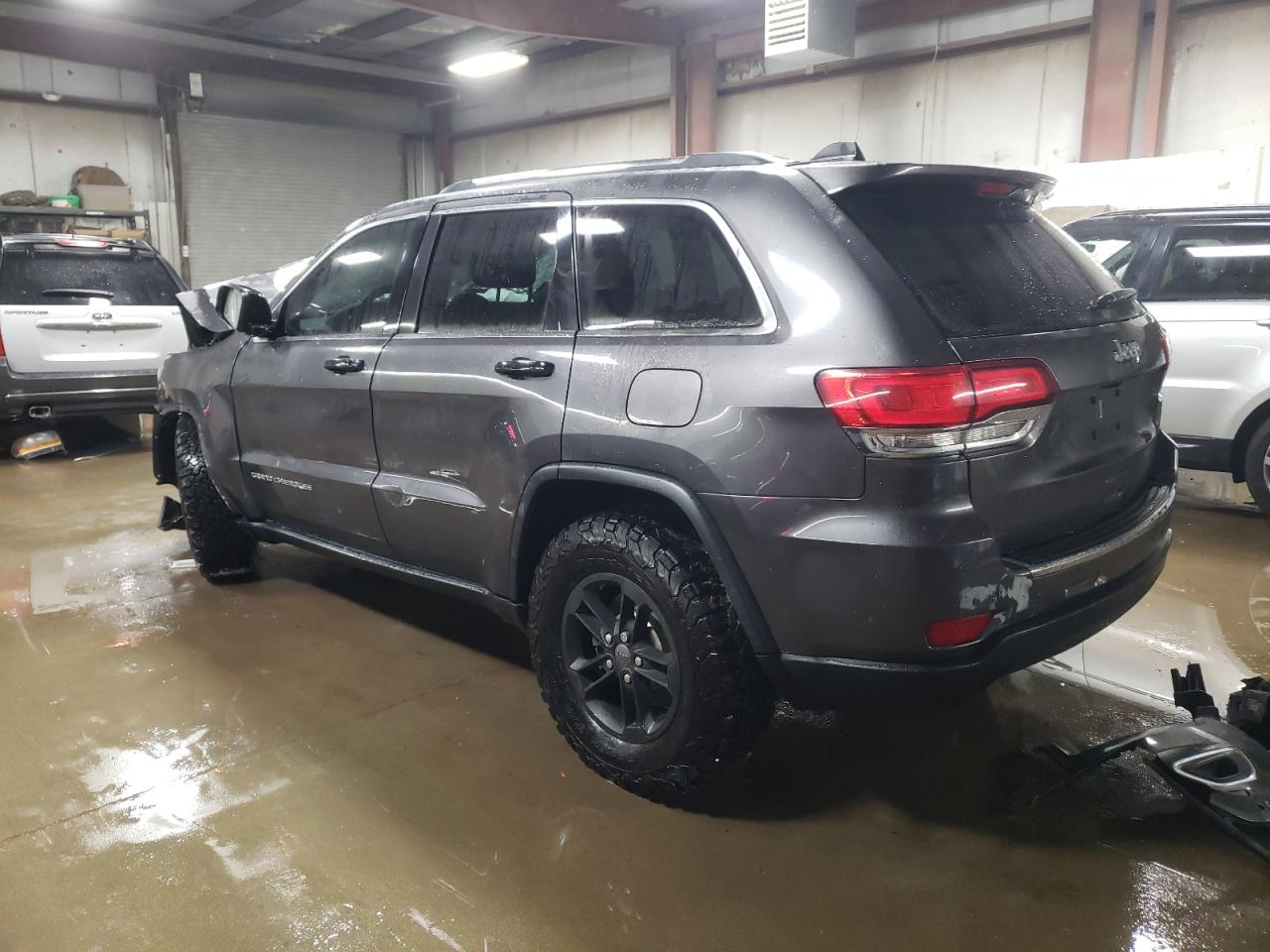 2015 Jeep Grand Cherokee - Image 2