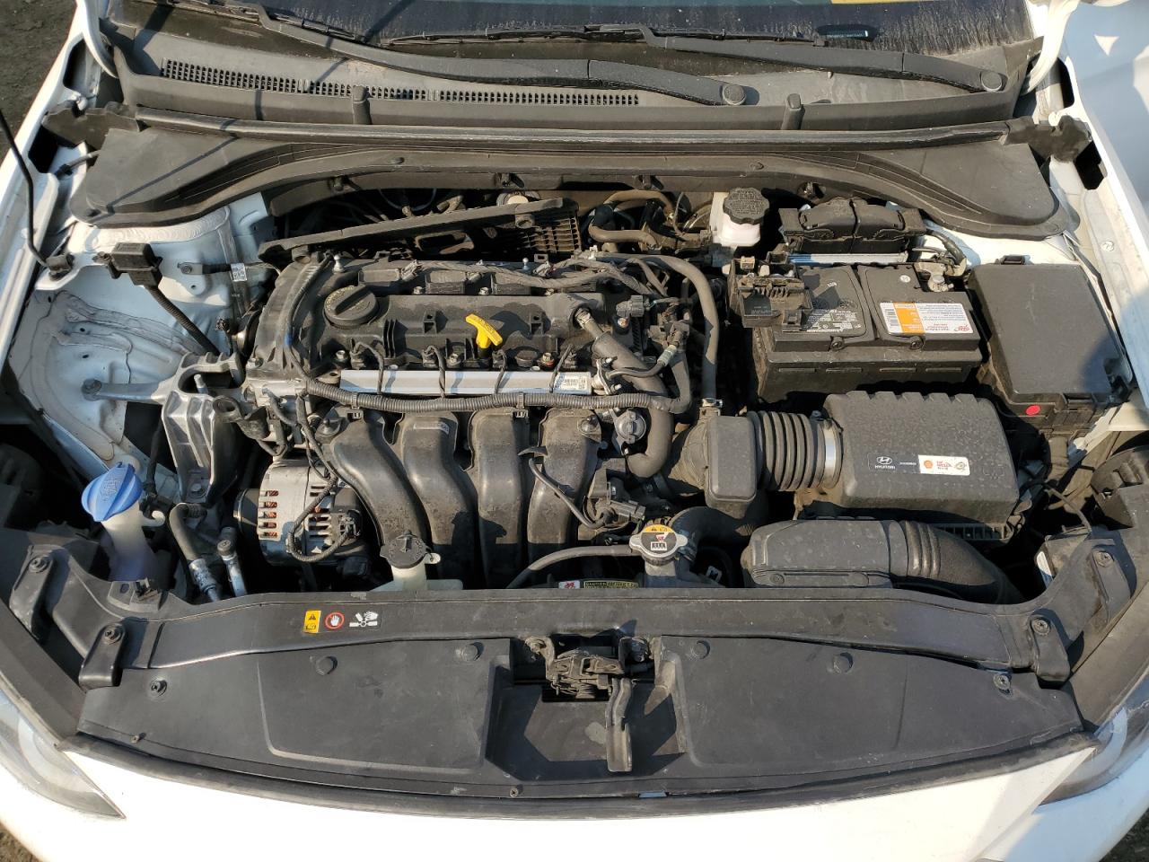 2017 Hyundai Elantra - Image 11