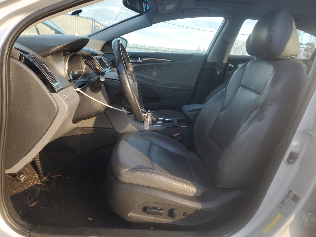 2011 Hyundai Sonata - Image 7