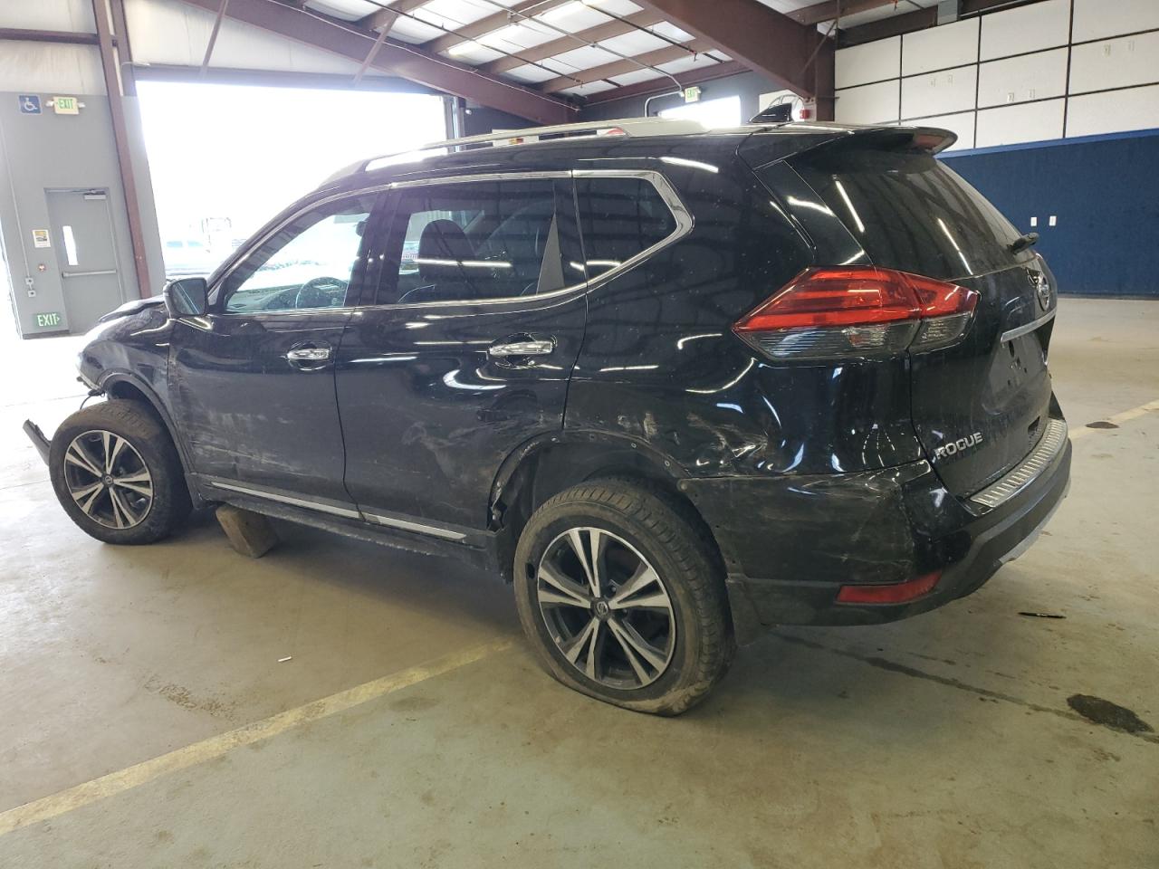 2017 Nissan Rogue - Image 2