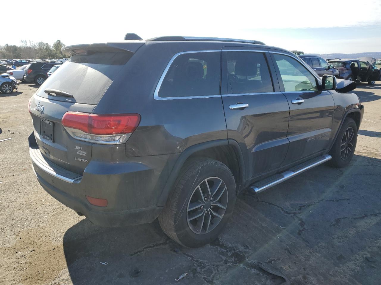 2019 Jeep Grand Cherokee - Image 3