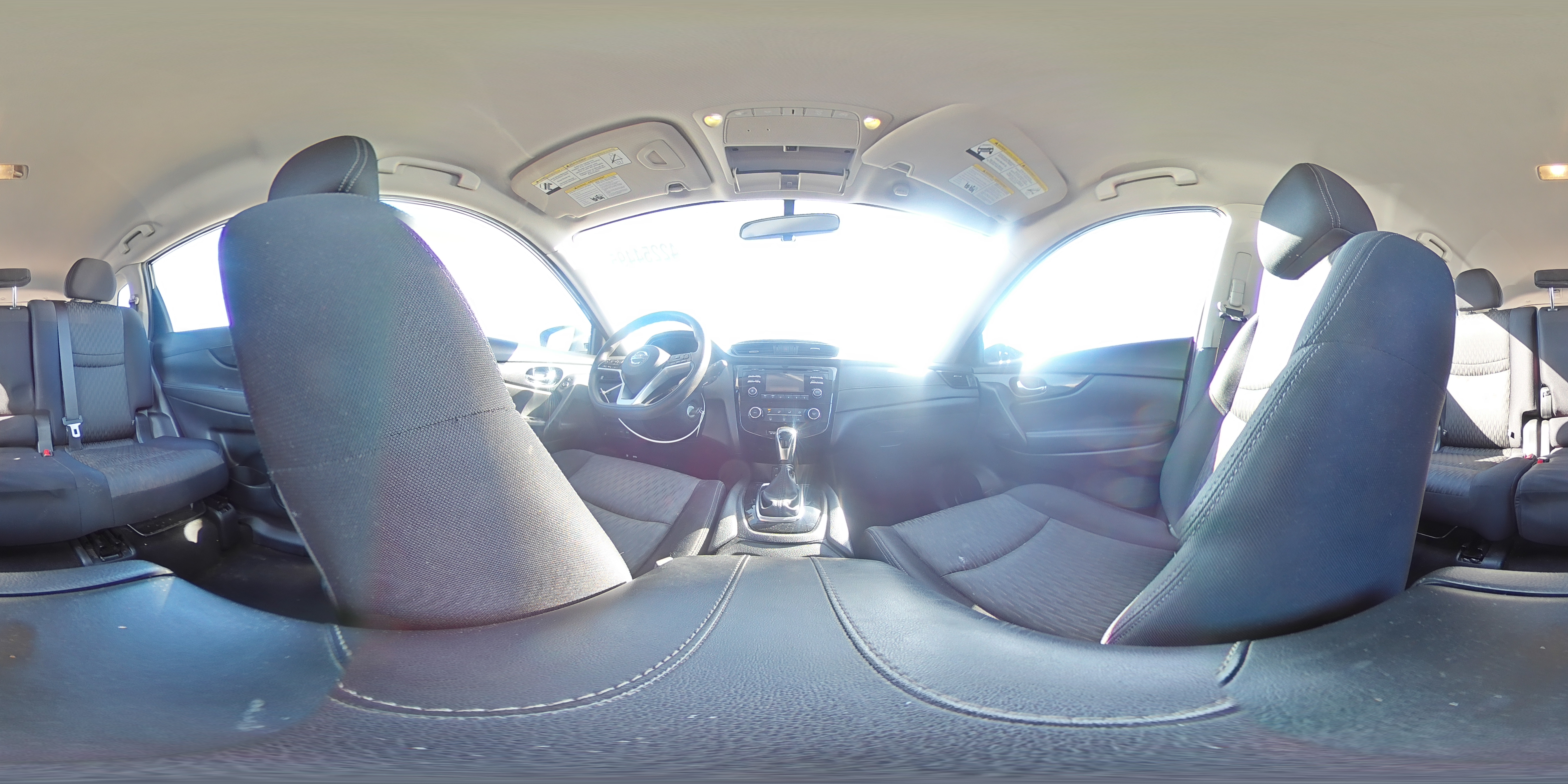 2017 Nissan Rogue - Image 14