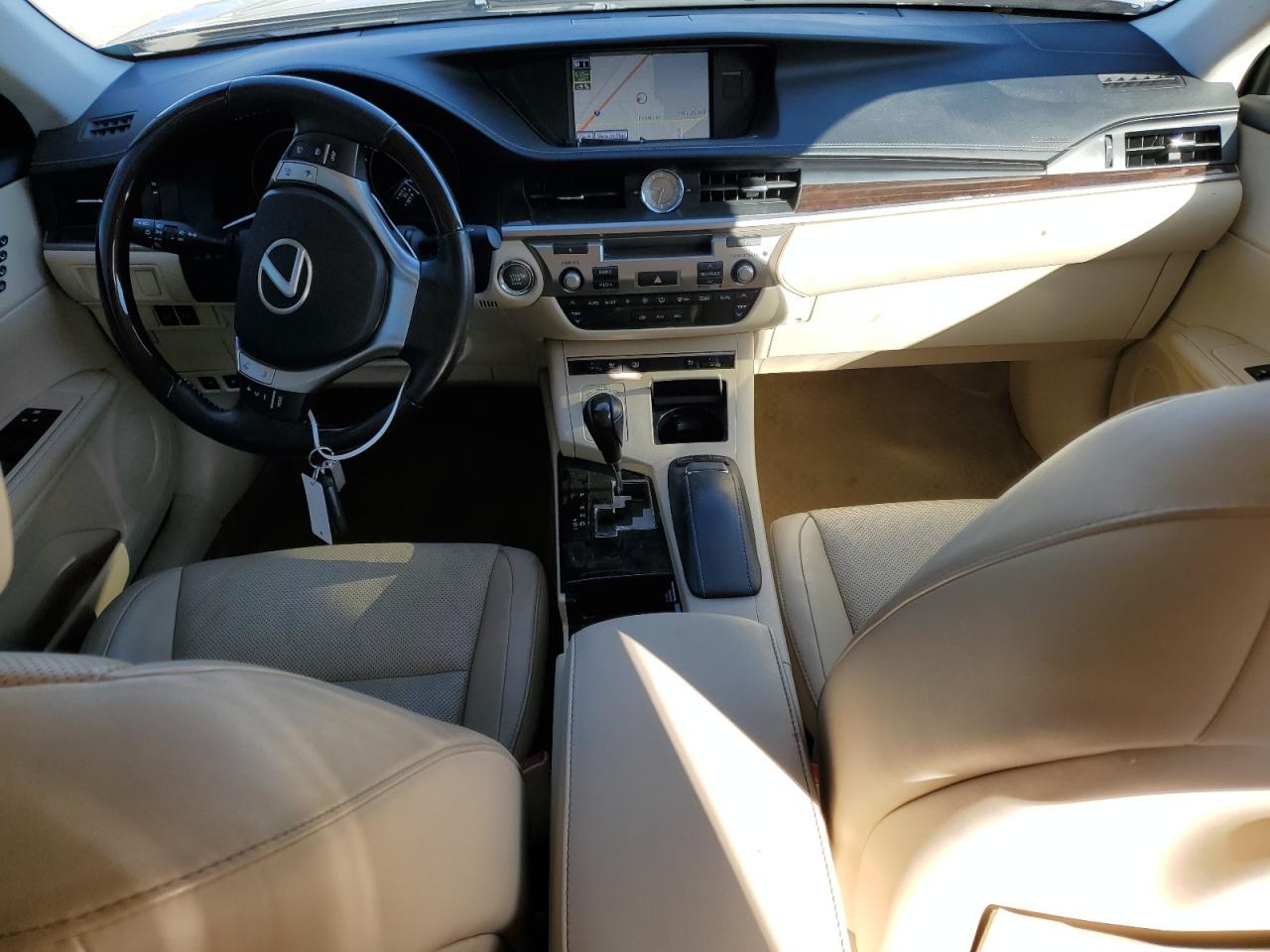 2014 Lexus ES - Image 8