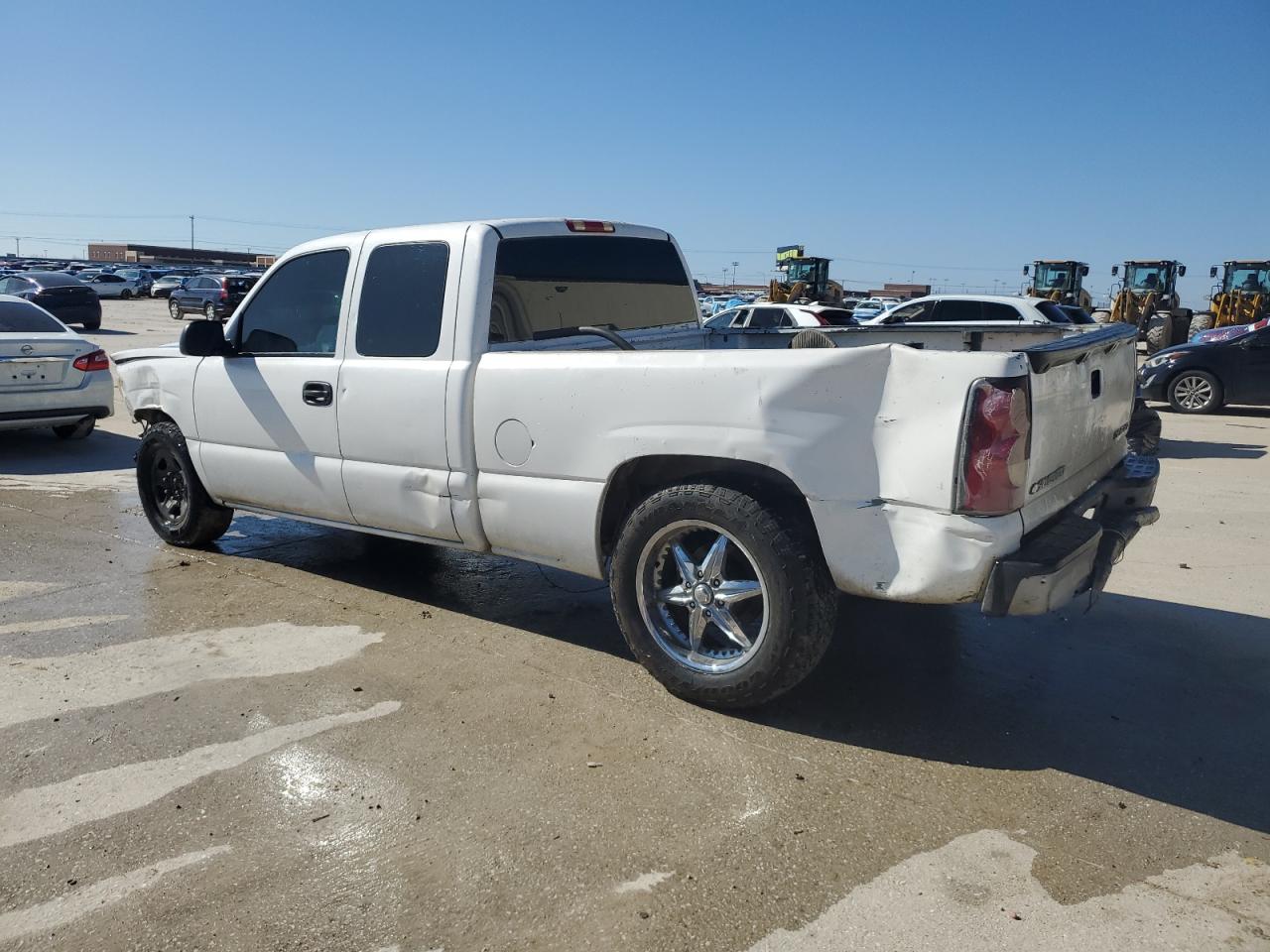 2004 Chevrolet Silverado - Image 2
