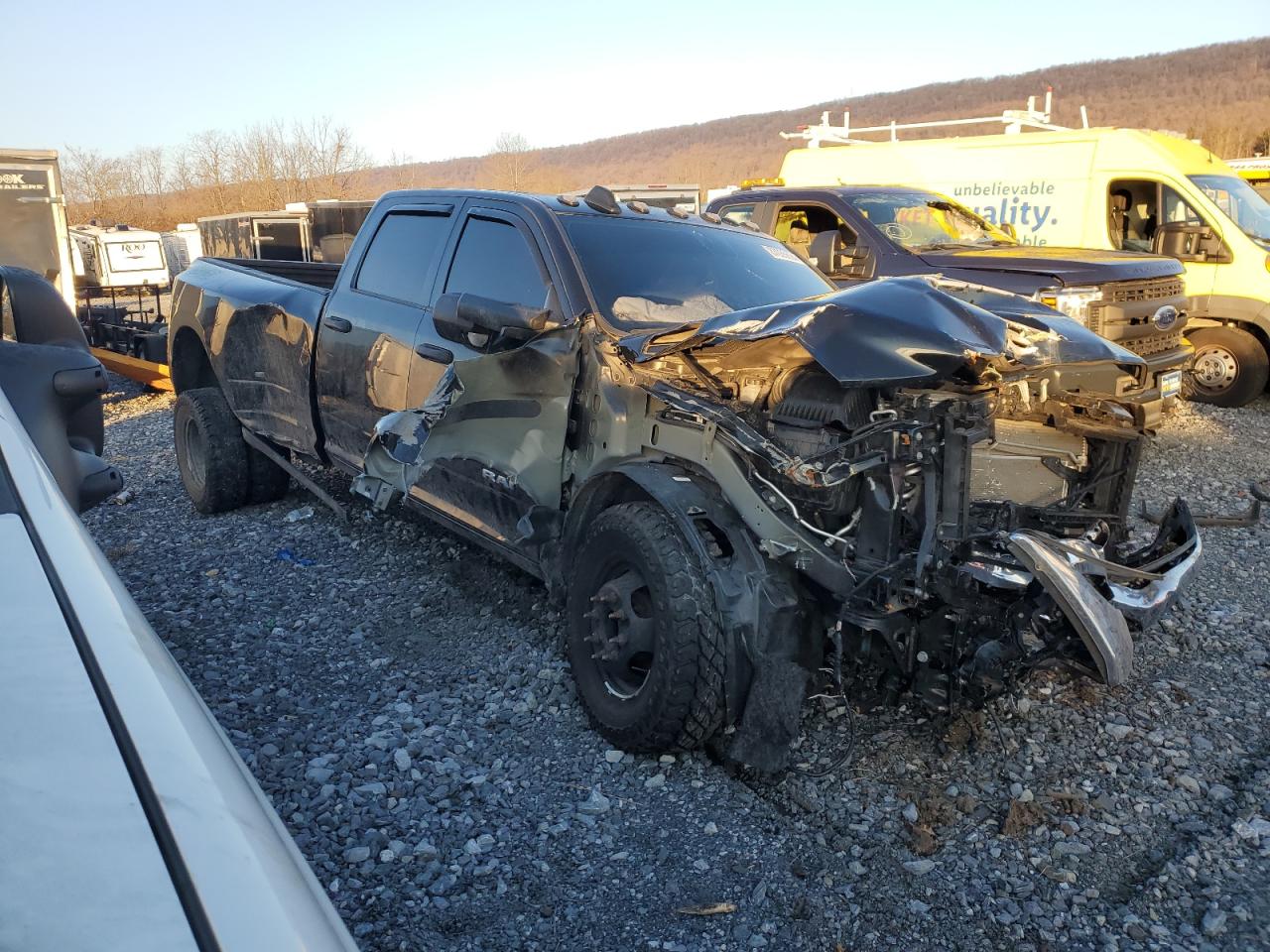 2022 RAM 3500 - Image 4