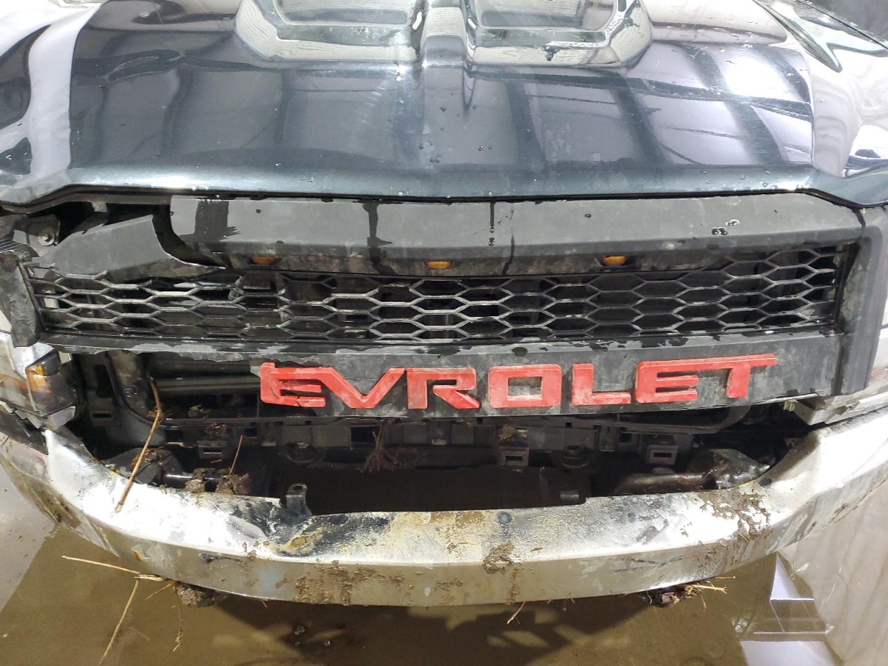 2018 Chevrolet Silverado - Image 11