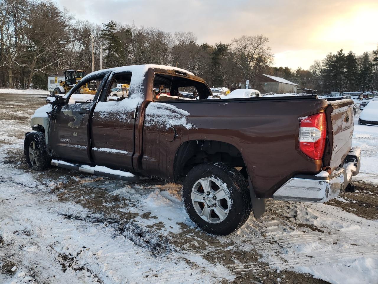 2016 Toyota Tundra - Image 2