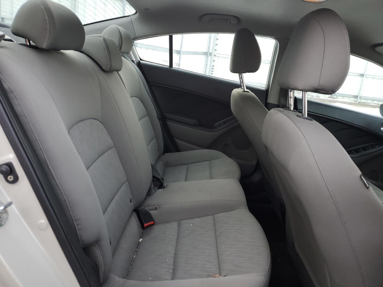 2015 Kia Forte - Image 10