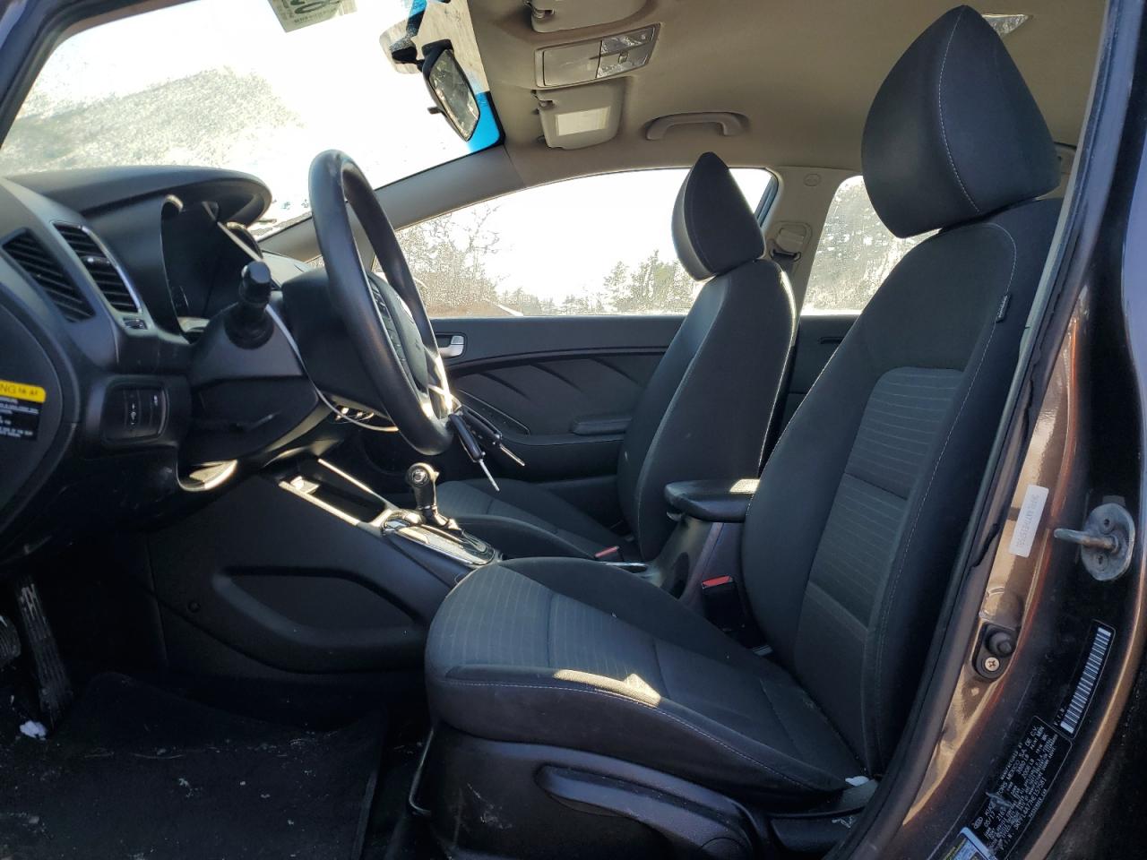 2017 Kia Forte - Image 7