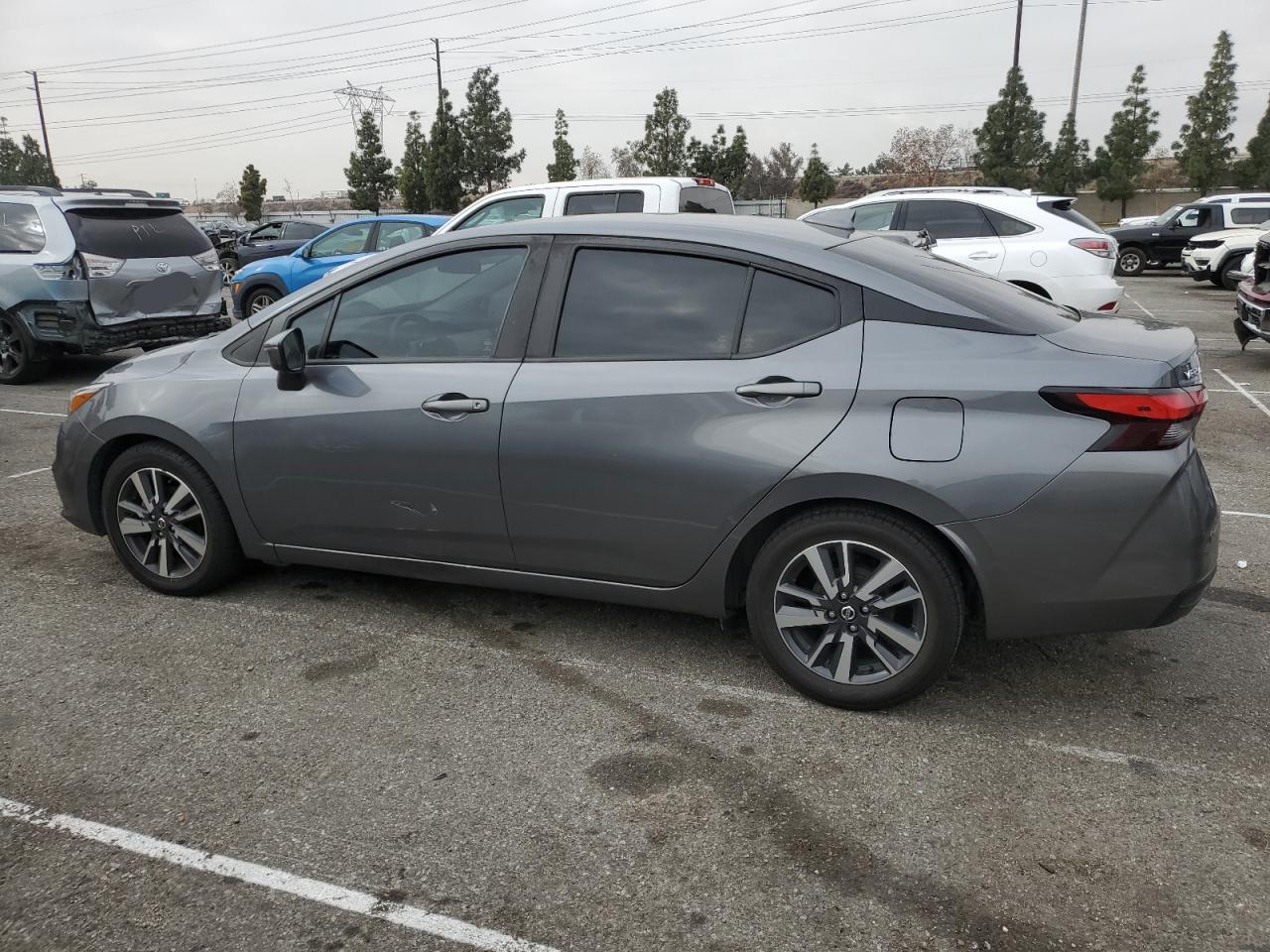 2021 Nissan Versa - Image 2