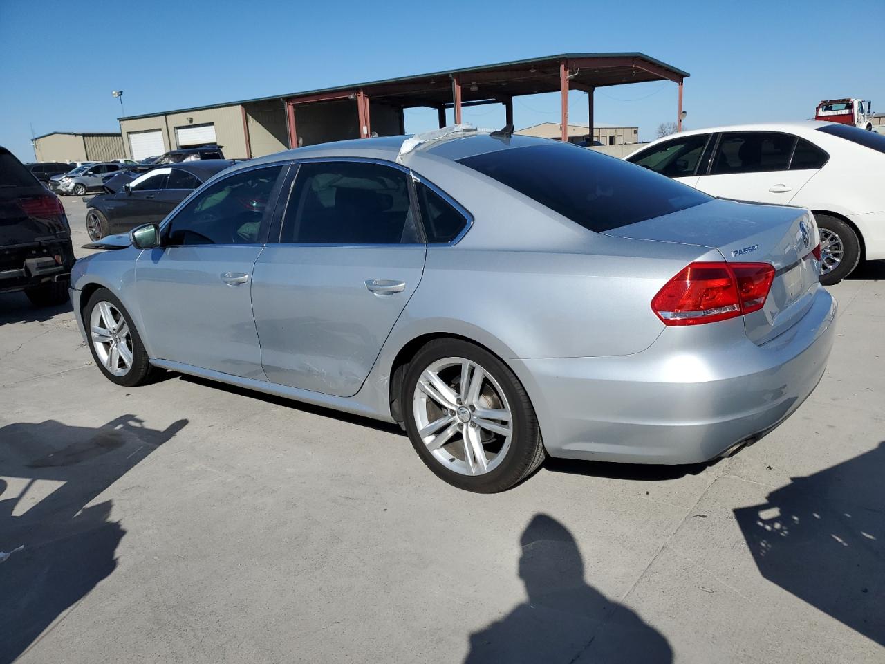 2014 Volkswagen Passat - Image 2