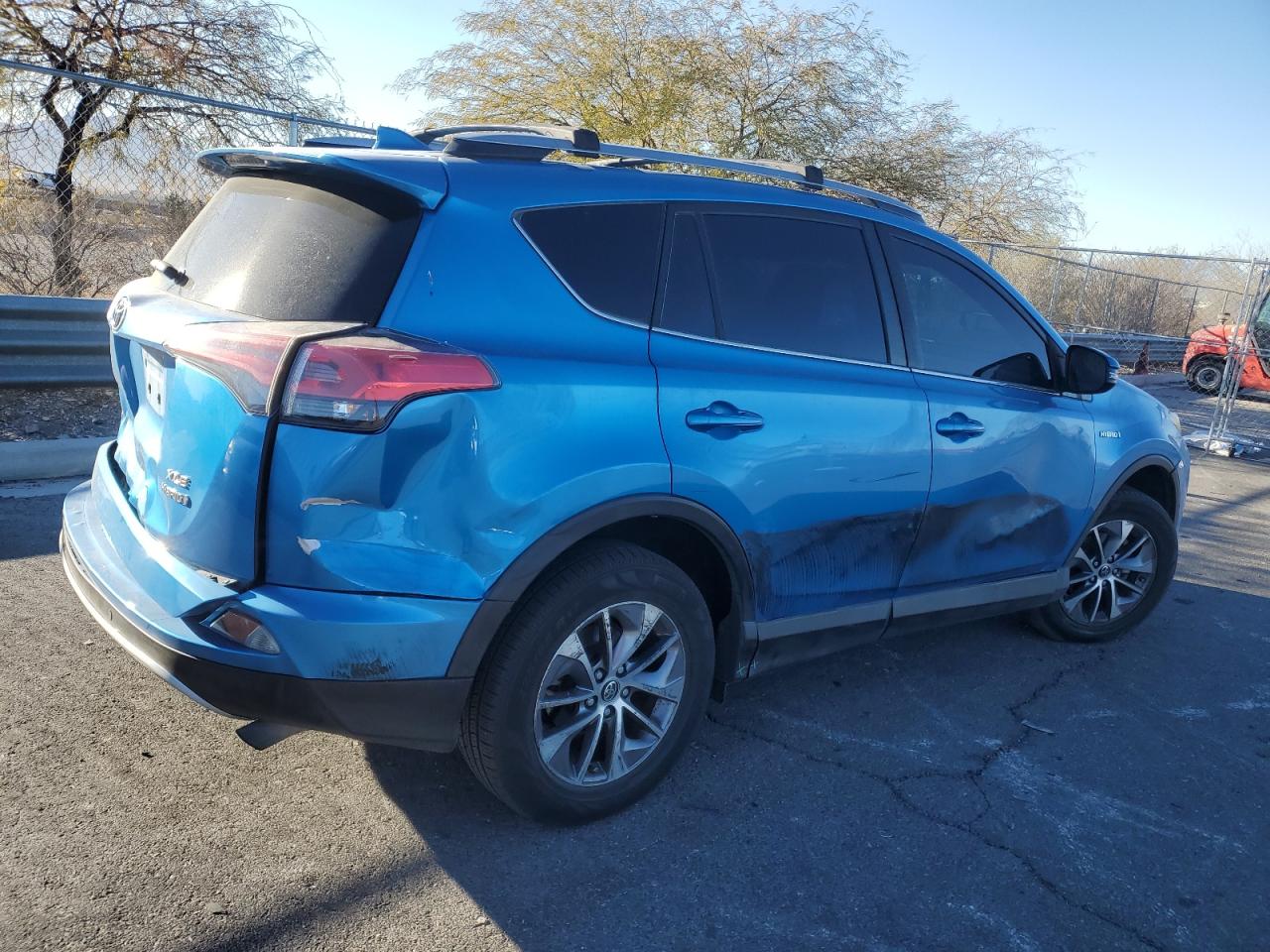 2017 Toyota RAV 4 - Image 3
