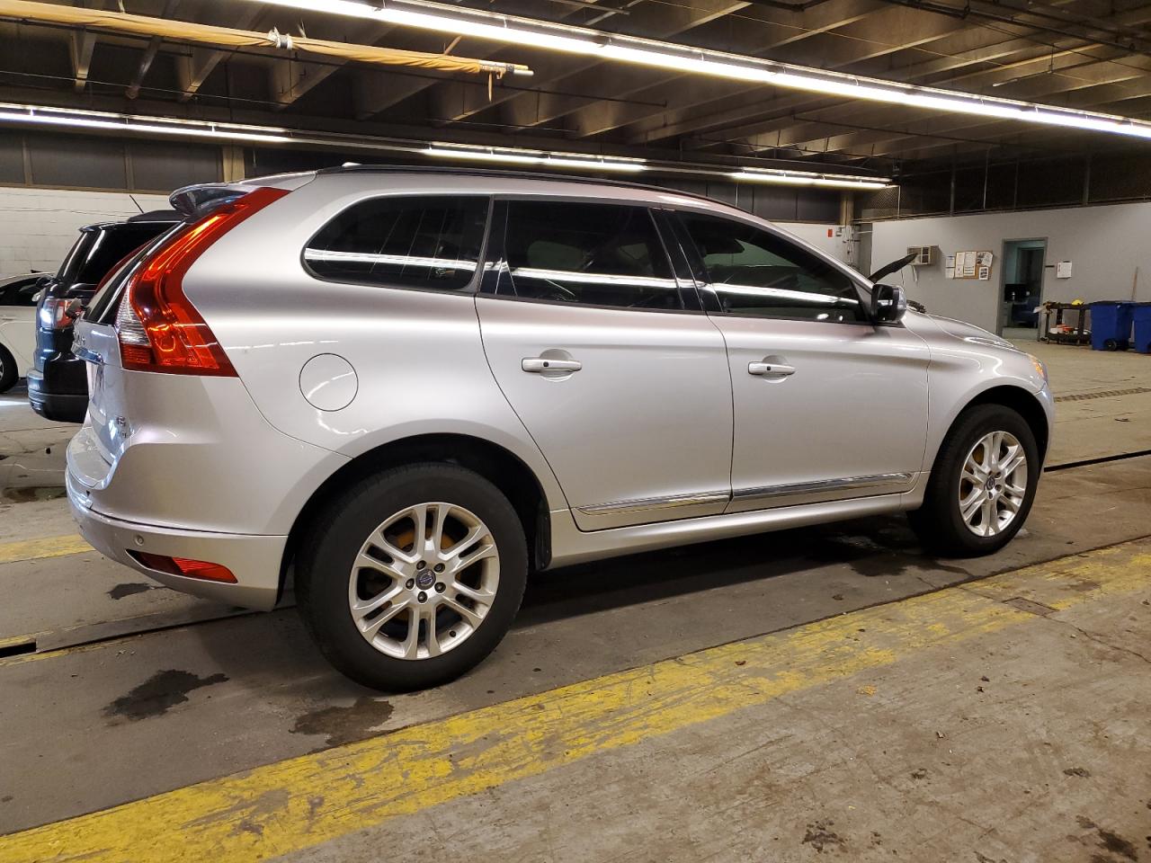2015 Volvo XC60 - Image 3