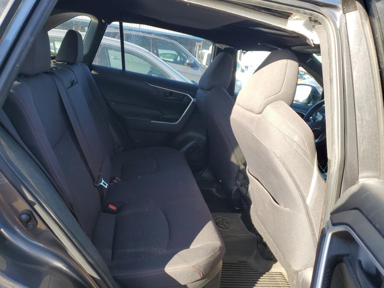 2021 Toyota RAV 4 - Image 11