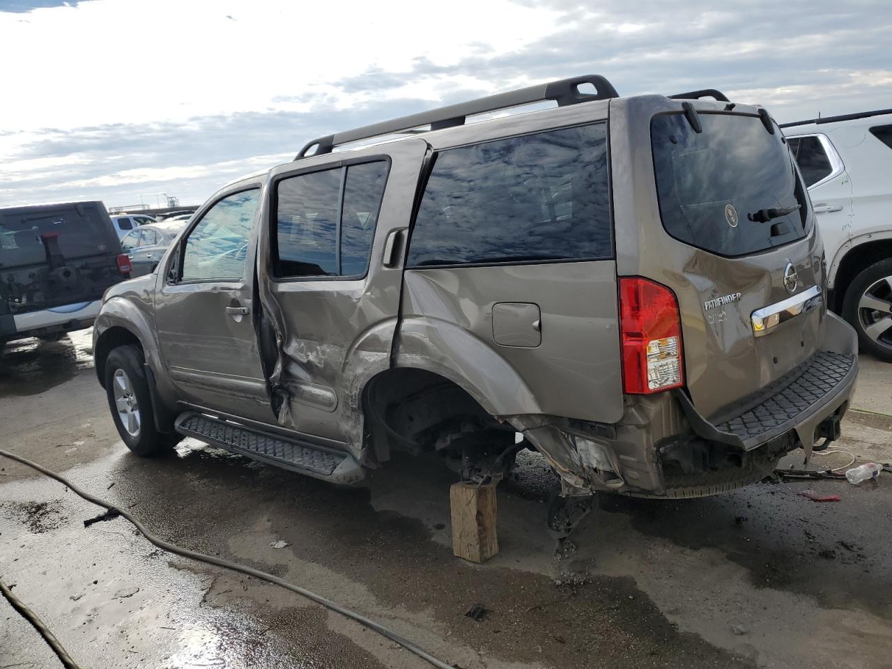 2008 Nissan Pathfinder - Image 2