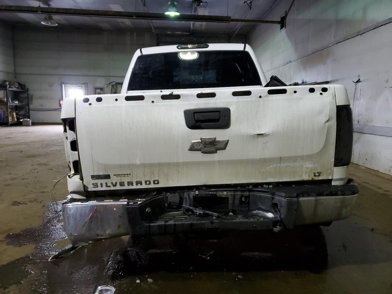 2011 Chevrolet Silverado - Image 6