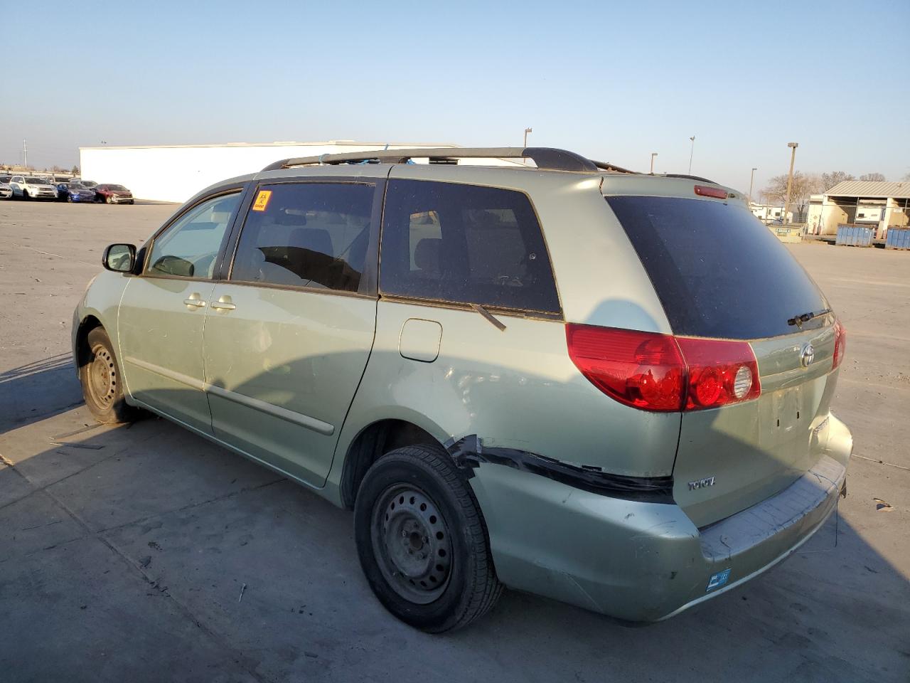 2007 Toyota Sienna - Image 2