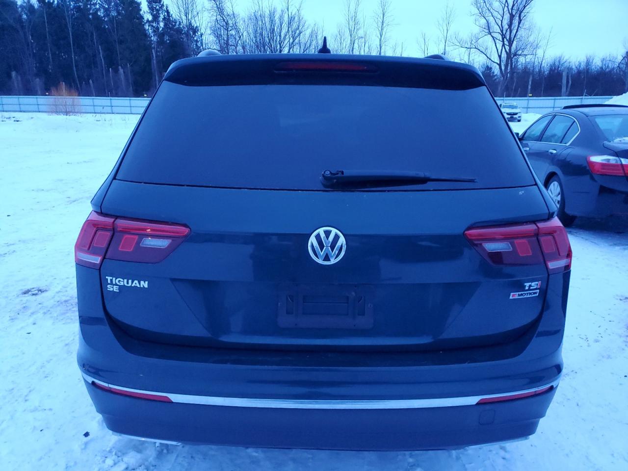 2018 Volkswagen Tiguan - Image 6