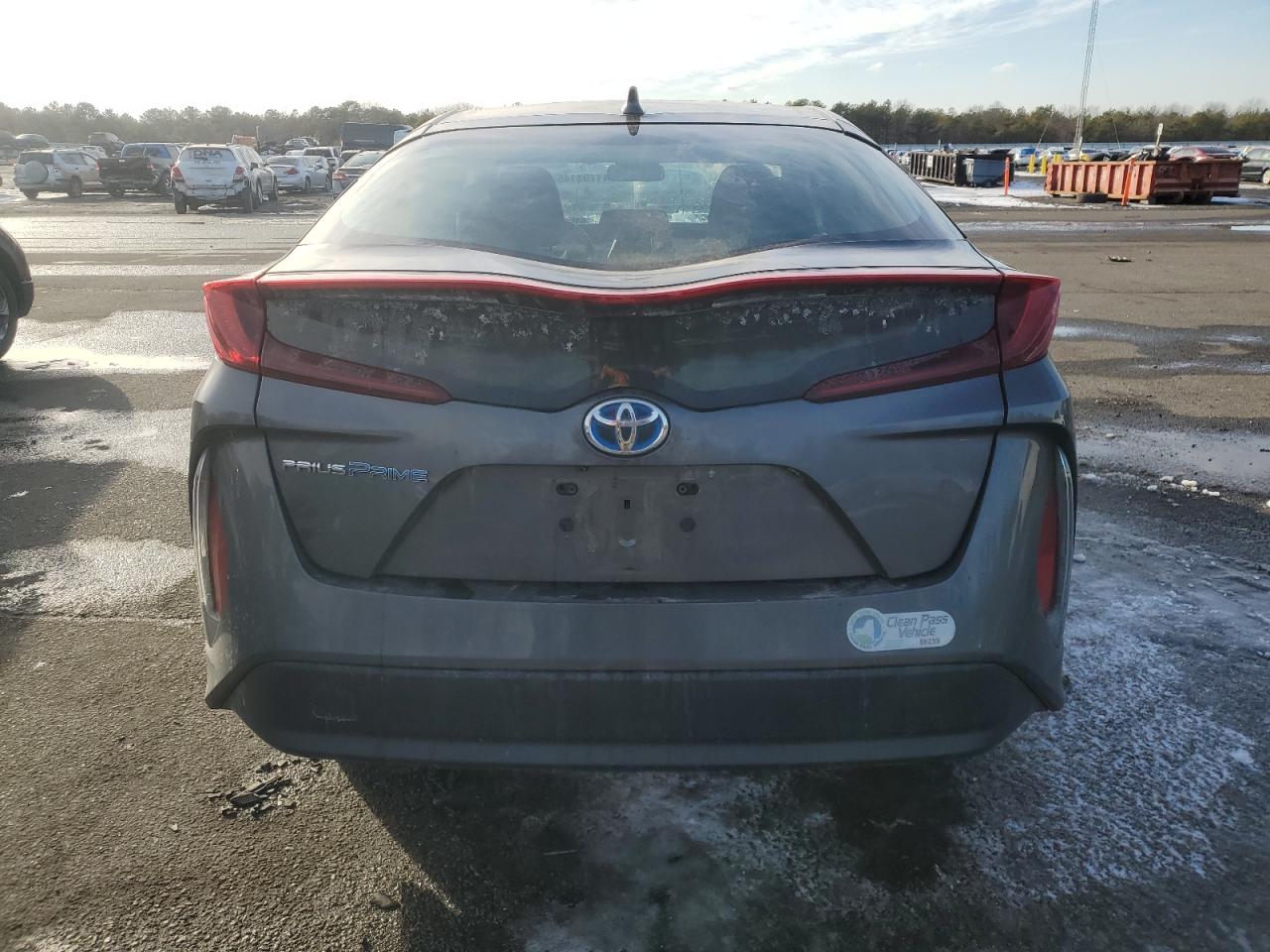 2022 Toyota Prius - Image 6