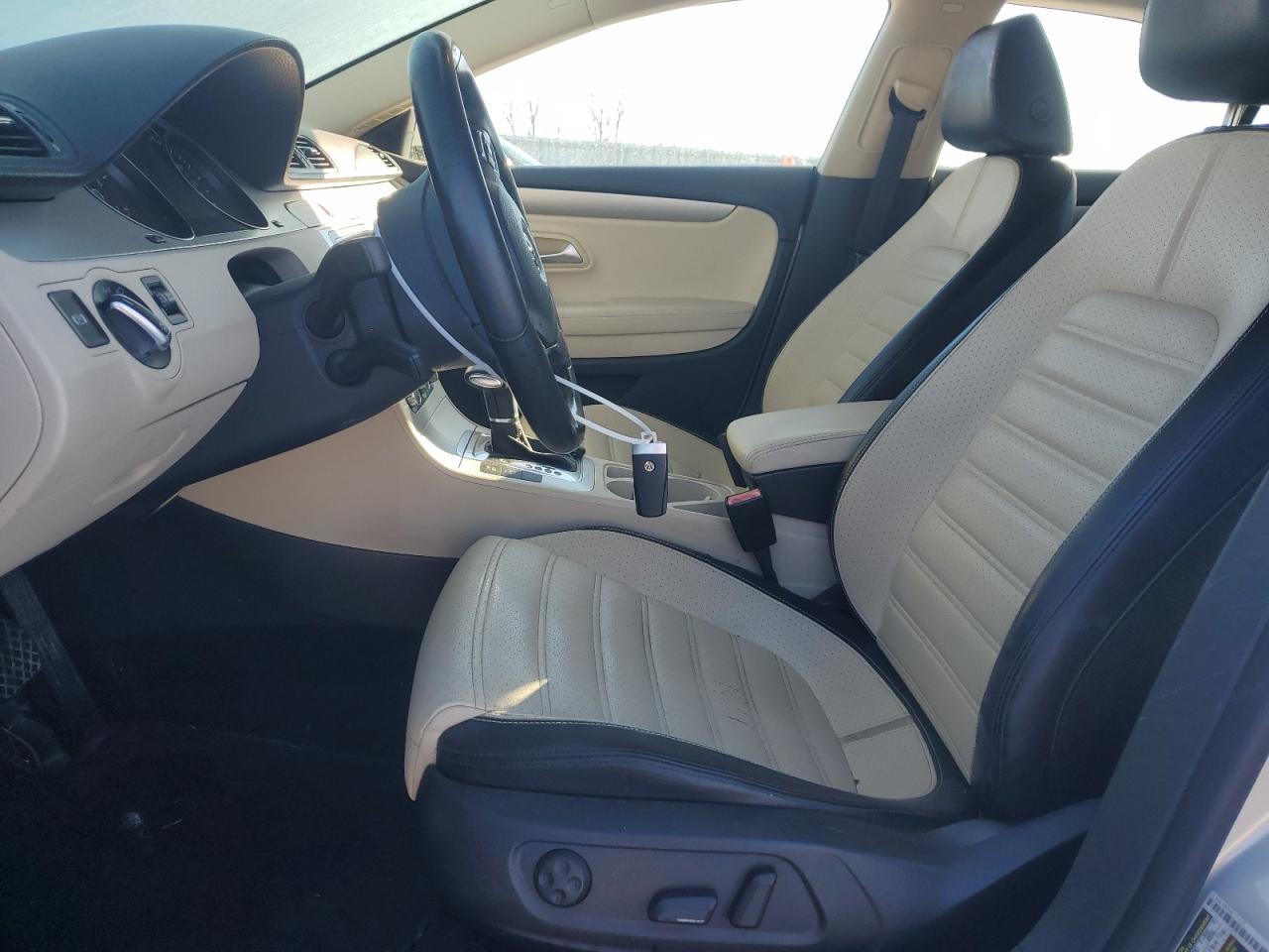 2010 Volkswagen Passat CC - Image 7
