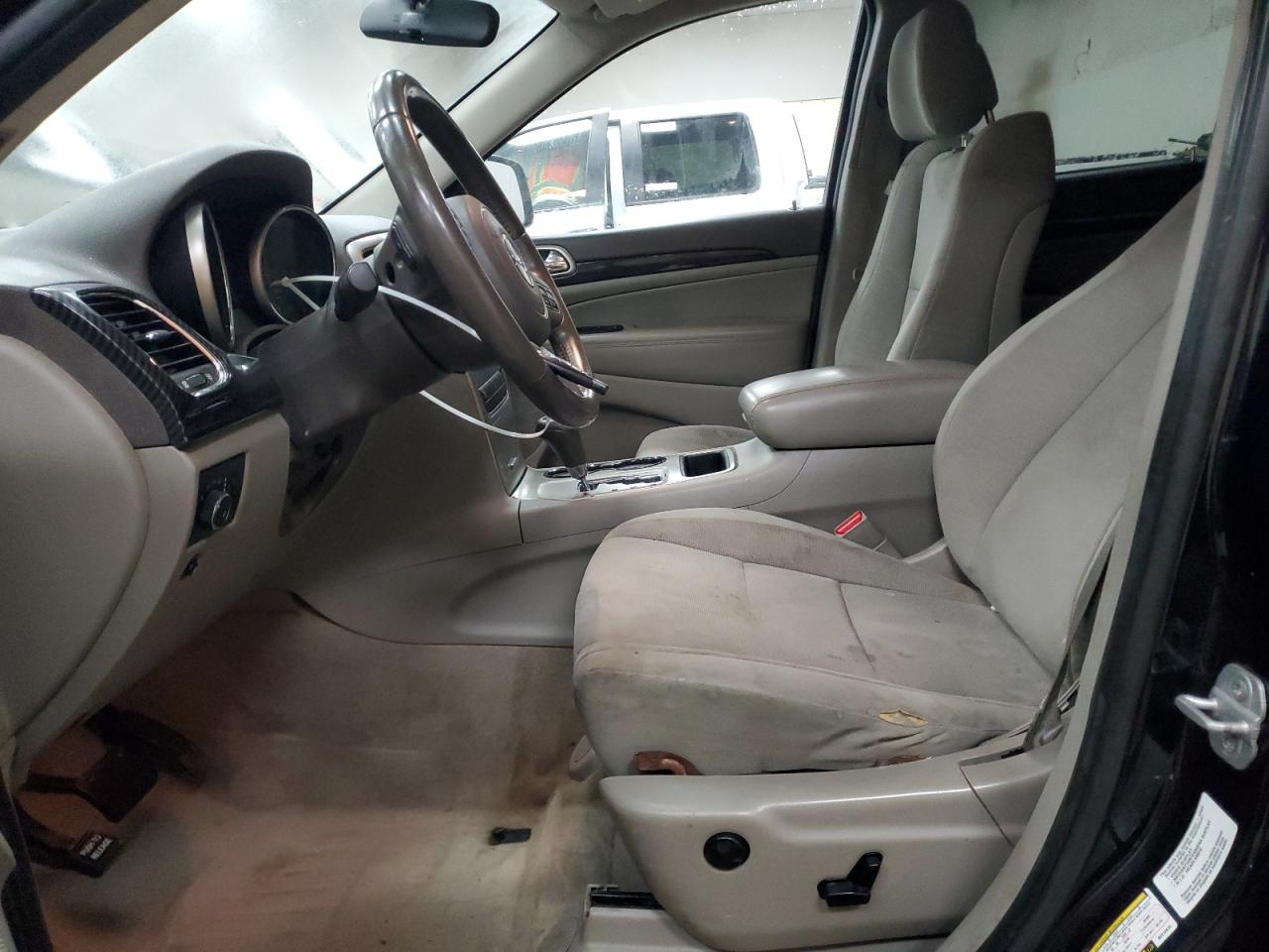 2011 Jeep Grand Cherokee - Image 7