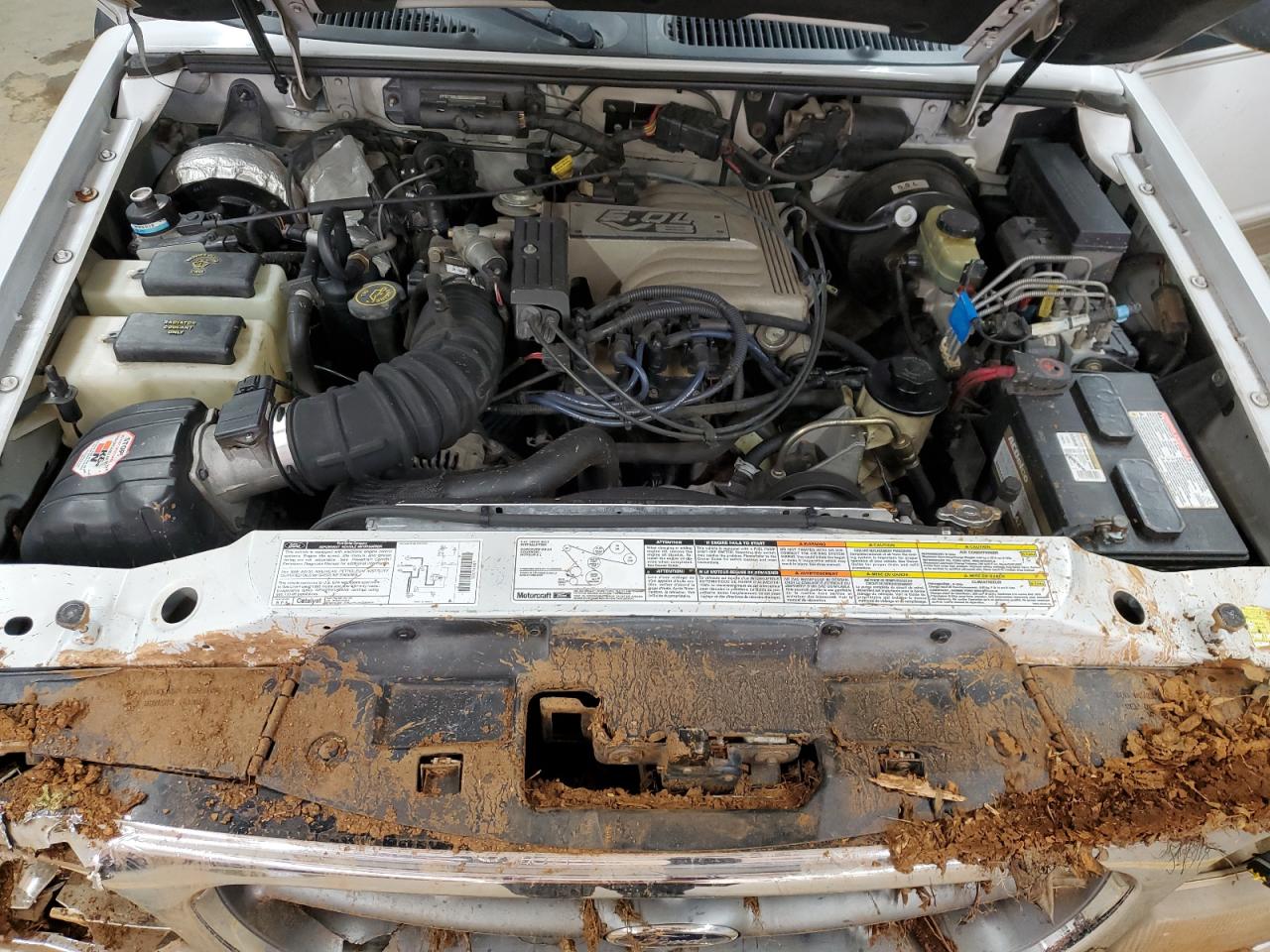 1998 Ford Explorer - Image 13