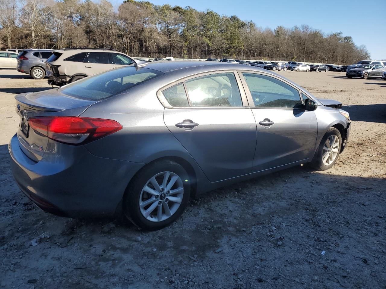 2017 Kia Forte - Image 3
