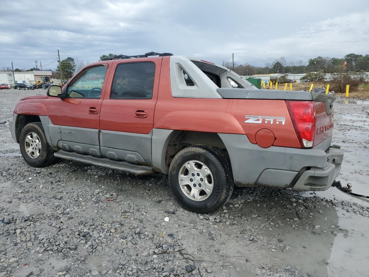 2002 Chevrolet Avalanche - Image 2
