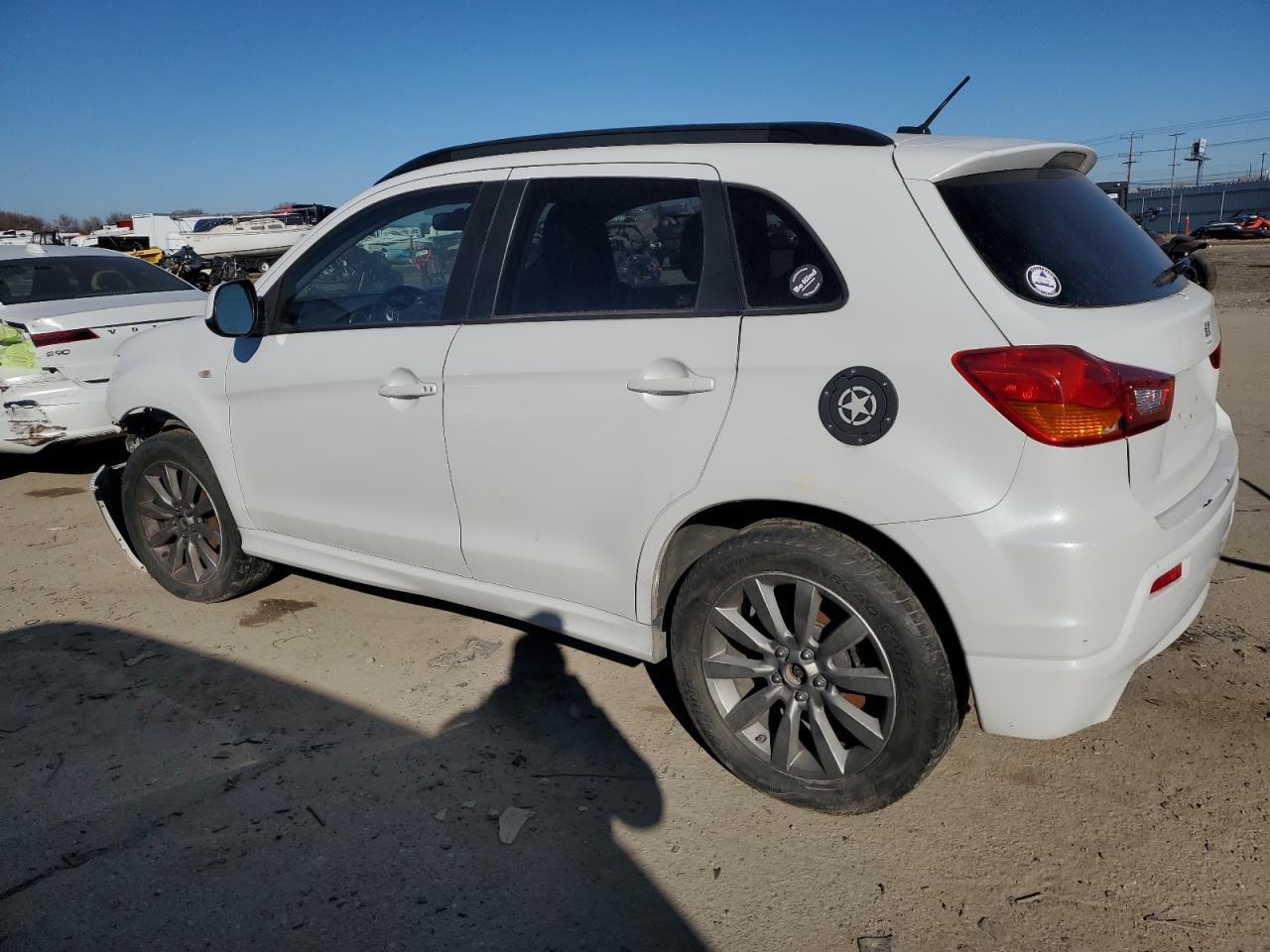 2011 Mitsubishi Outlander - Image 2