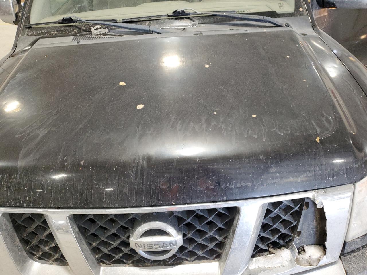 2010 Nissan Titan - Image 11