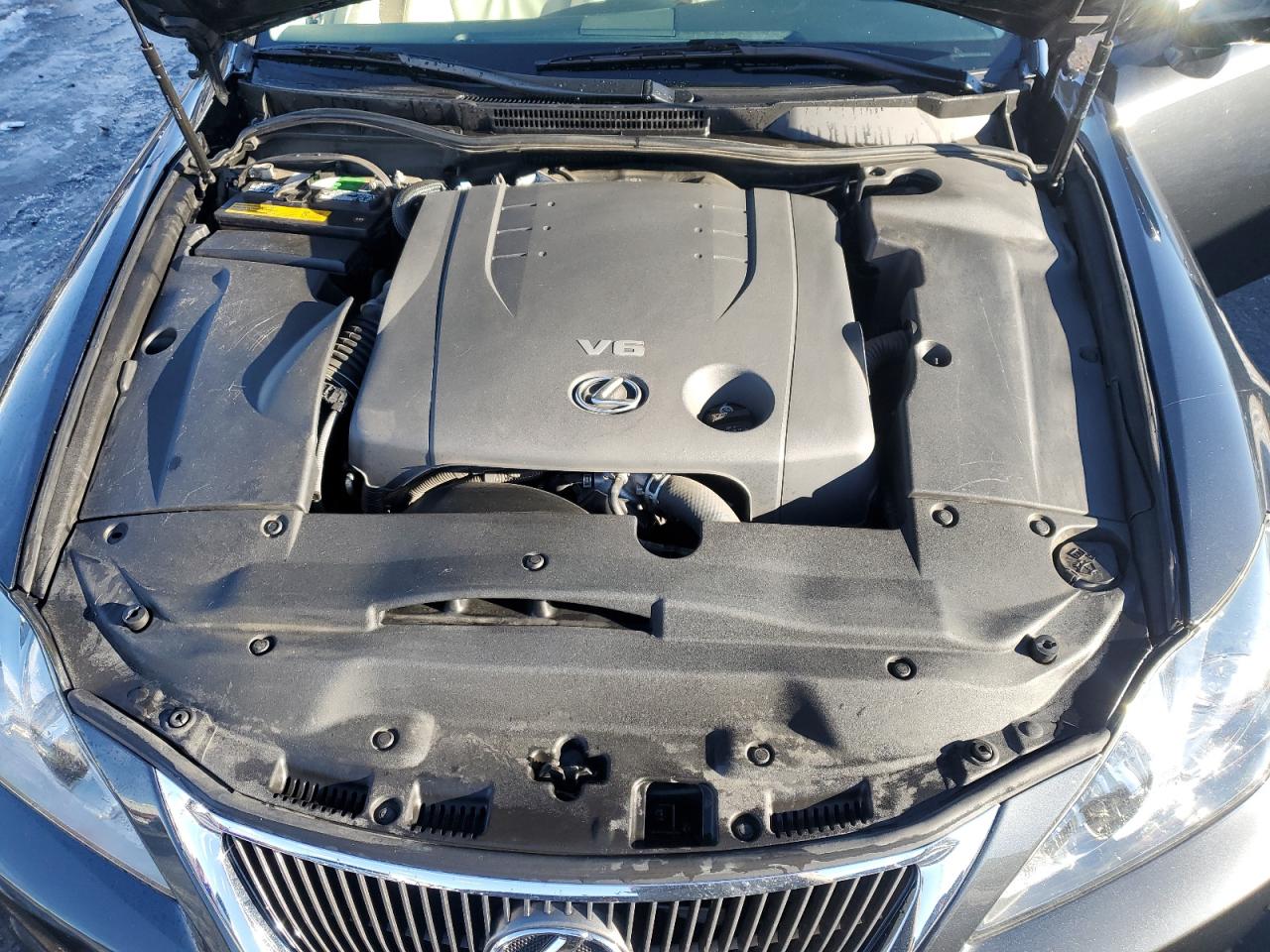 2010 Lexus IS - Image 11