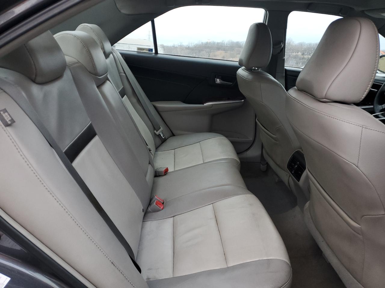 2014 Toyota Camry - Image 10