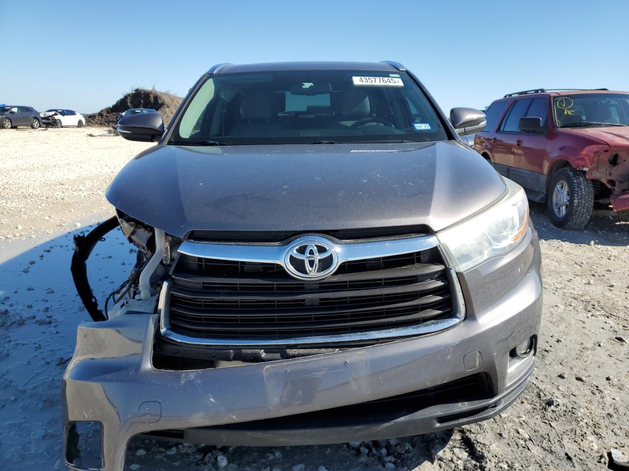2015 Toyota Highlander - Image 5