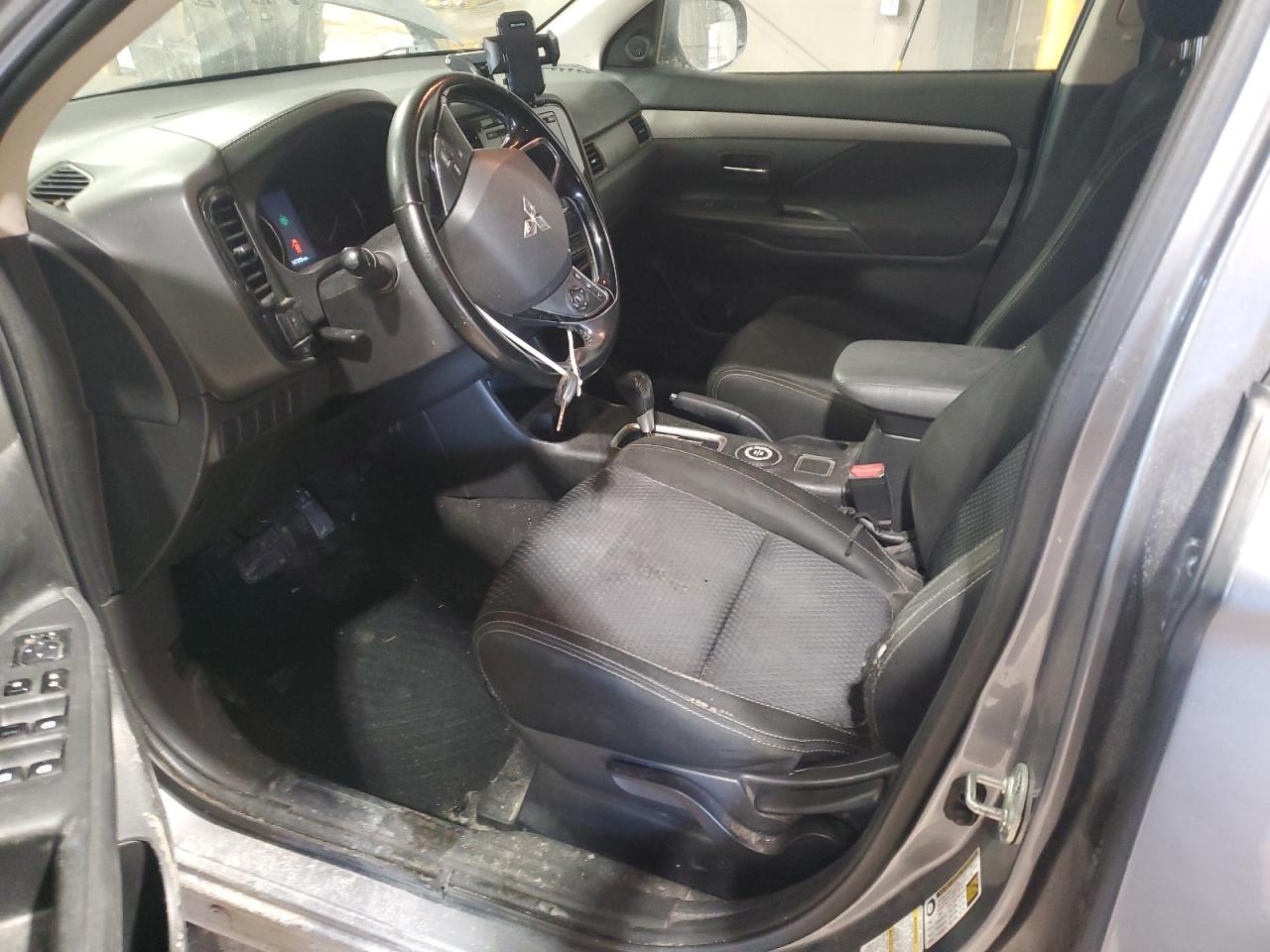 2016 Mitsubishi Outlander - Image 7
