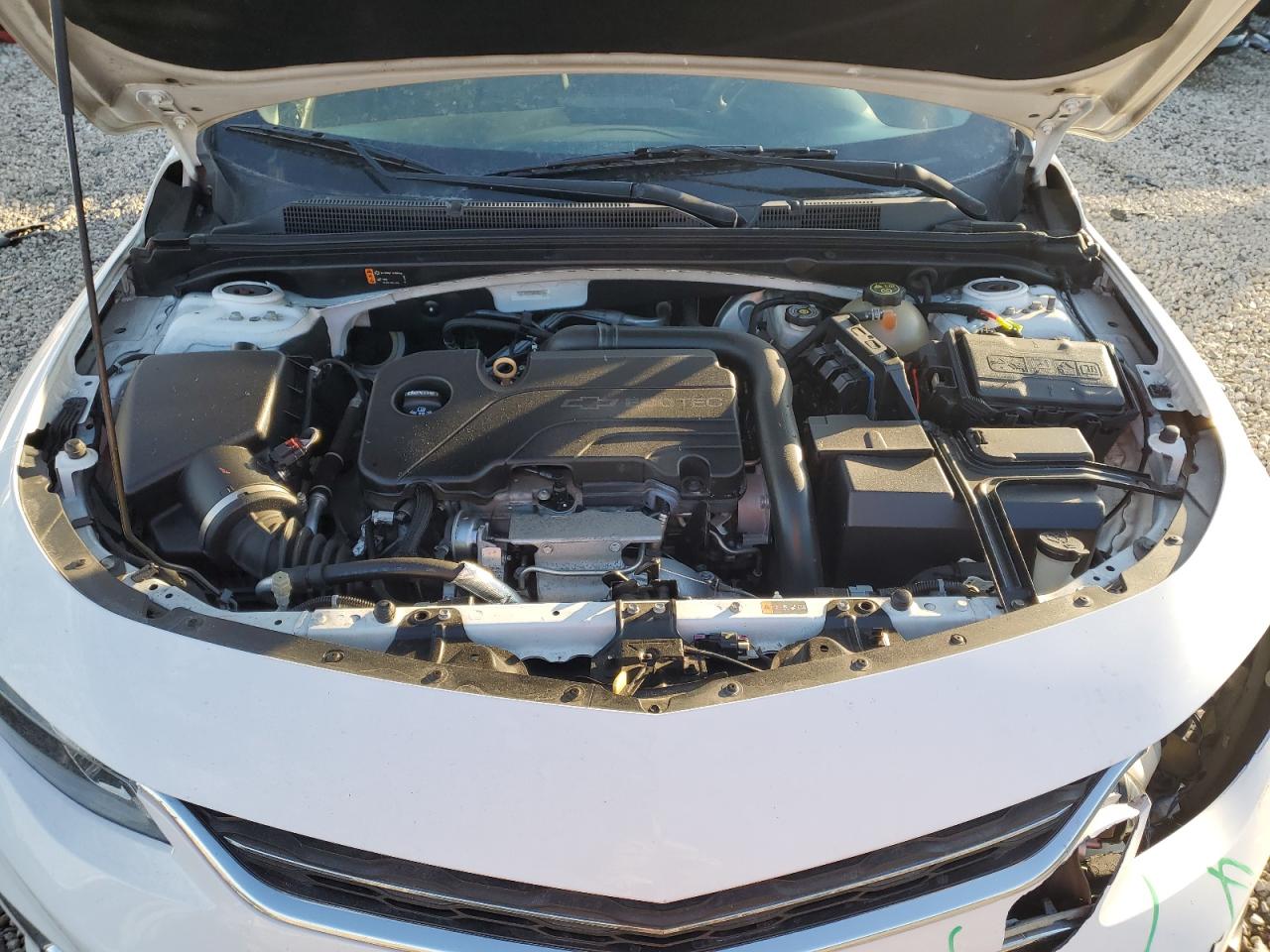 2017 Chevrolet Malibu - Image 11