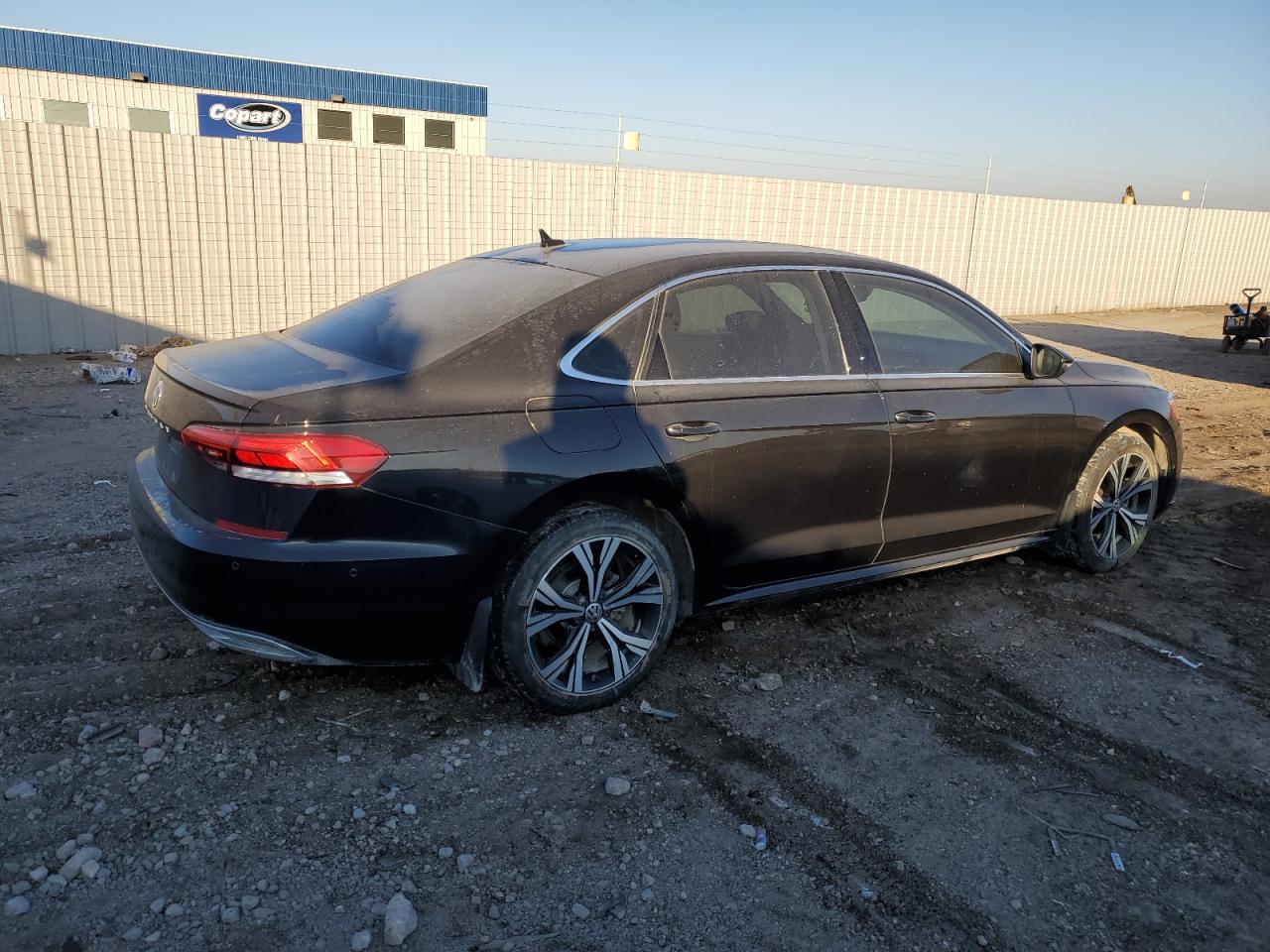 2020 Volkswagen Passat - Image 3