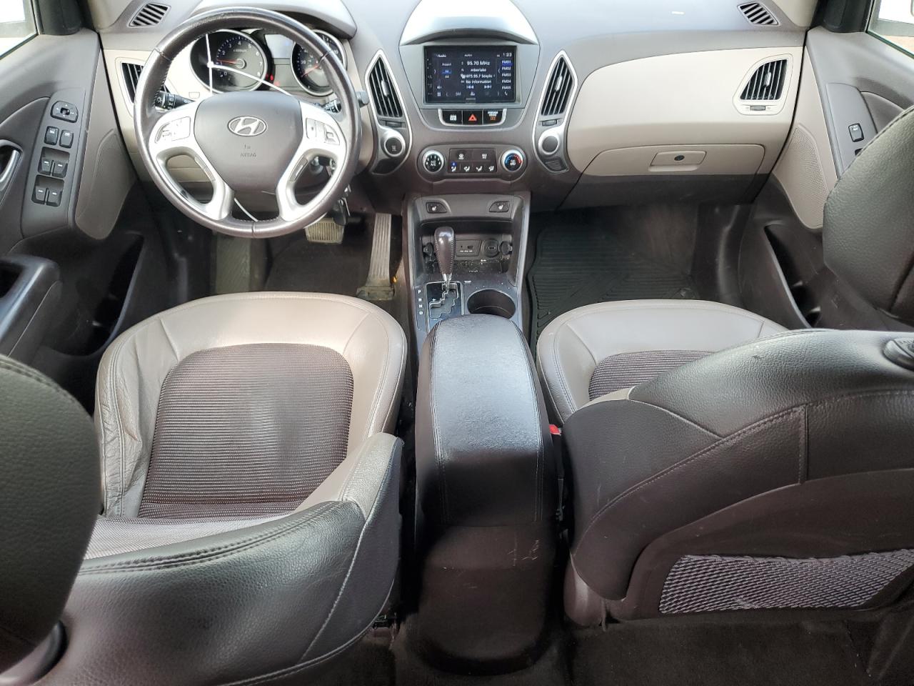 2013 Hyundai Tucson - Image 8
