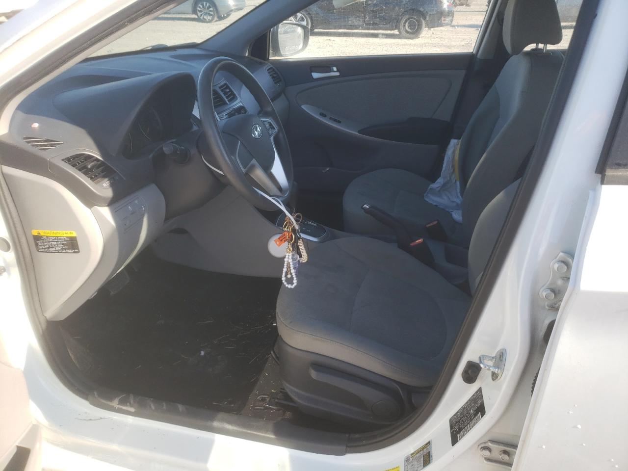 2014 Hyundai Accent - Image 7